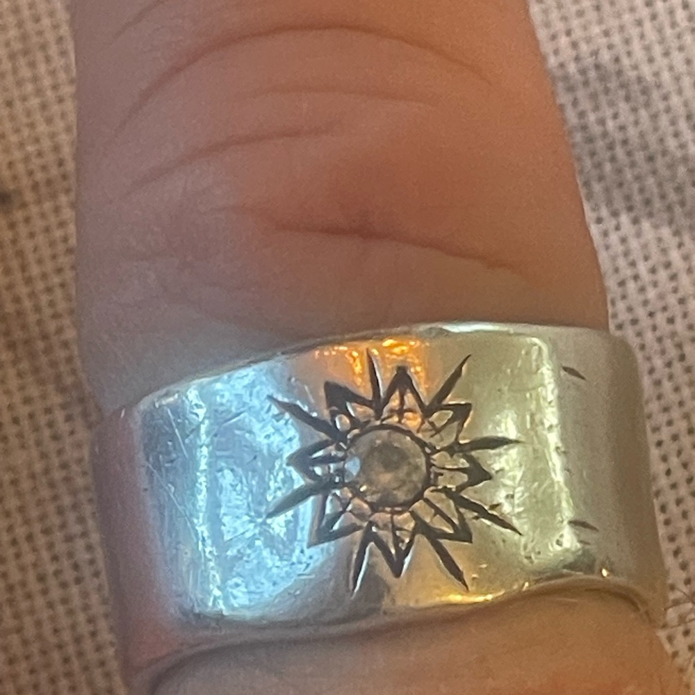 Sunburst Diamond Ring {Sterling Silver)  925 Lisa Leonard Size 6